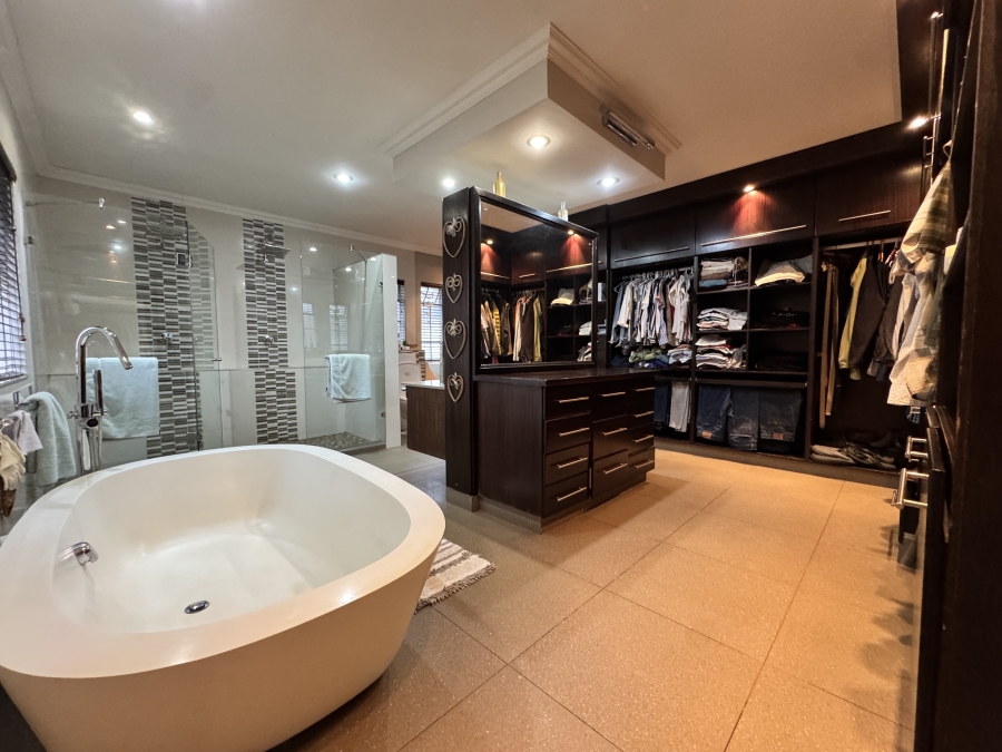 4 Bedroom Property for Sale in Wilkoppies North West